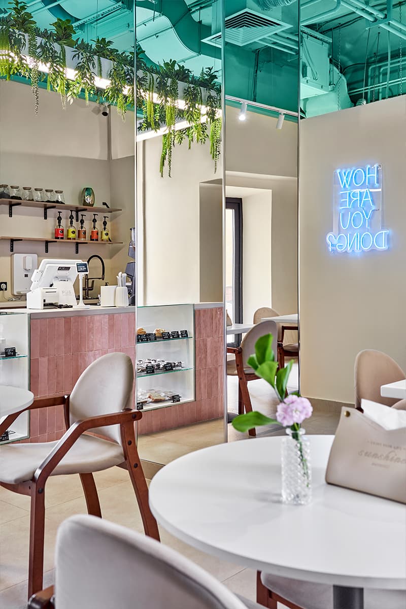 Яркий молодежный интерьер пекарни с корейским характером — проект Анастасии Давиденко