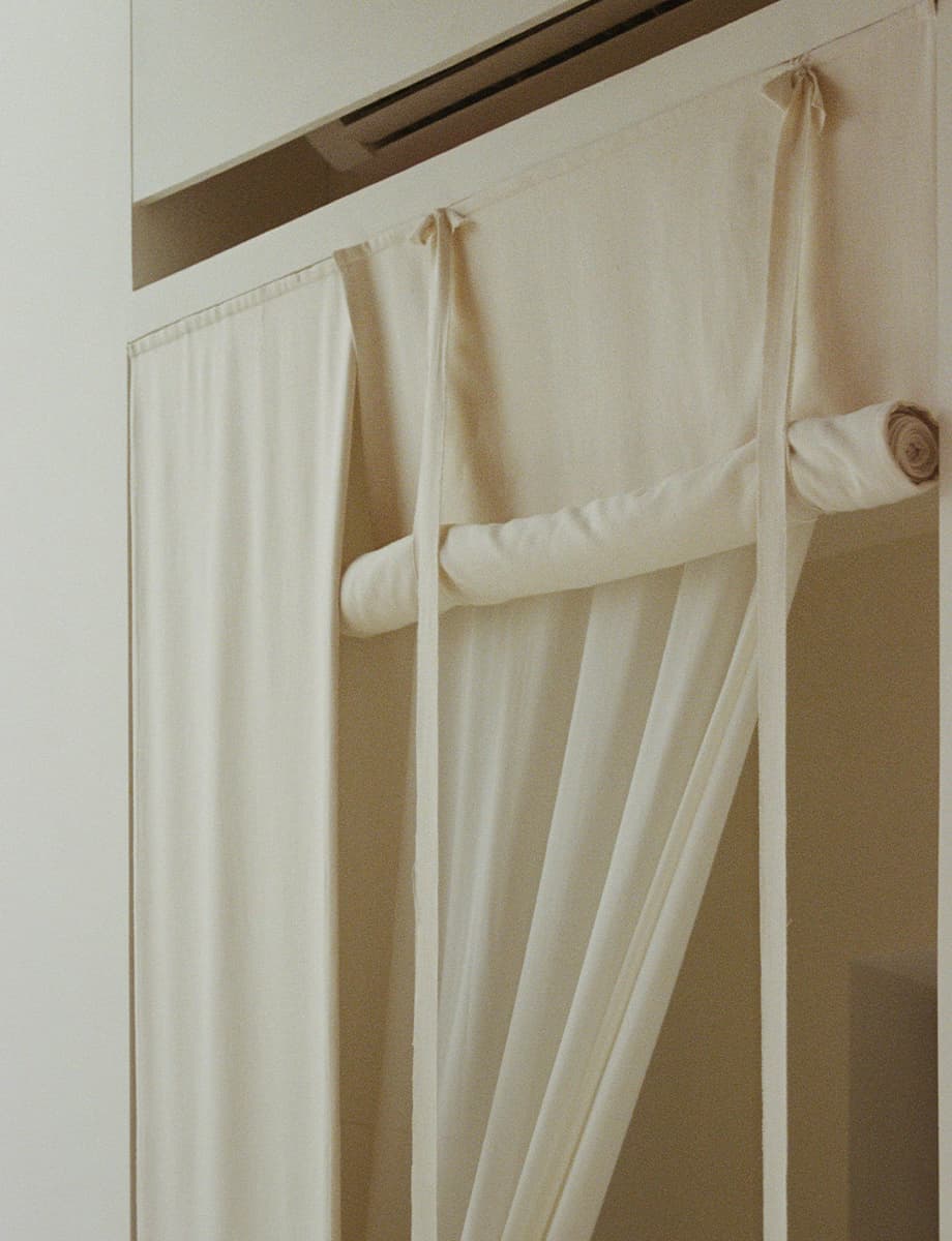 «Честные» материалы и кастомные объекты в фотоателье автопортрета на Мясницкой – проект бюро EDXXKAT