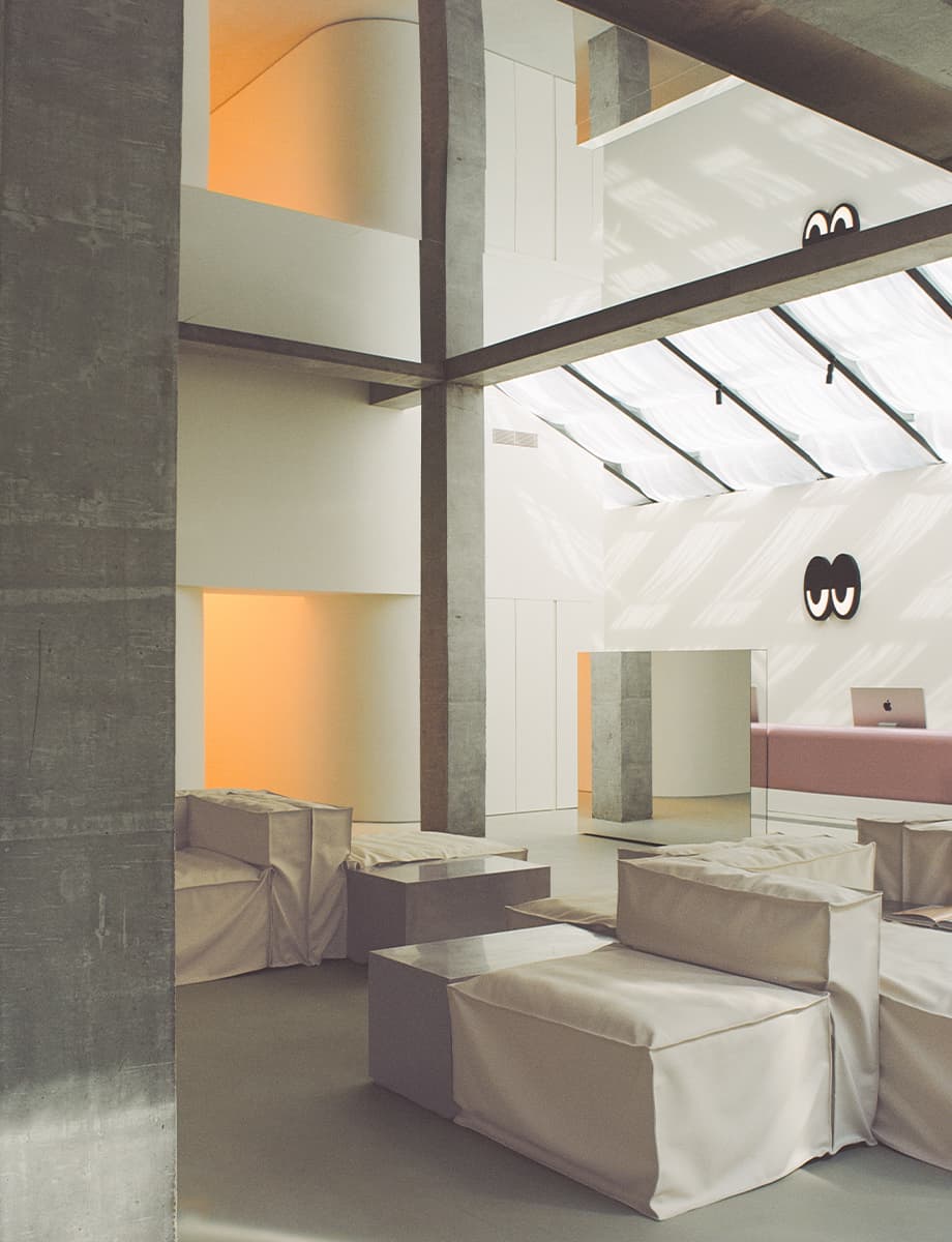 «Честные» материалы и кастомные объекты в фотоателье автопортрета на Мясницкой – проект бюро EDXXKAT