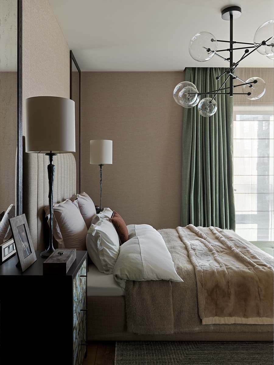 Плавные узоры мрамора и сланца в интерьере семейной квартиры — проект Анастасии Марченковой