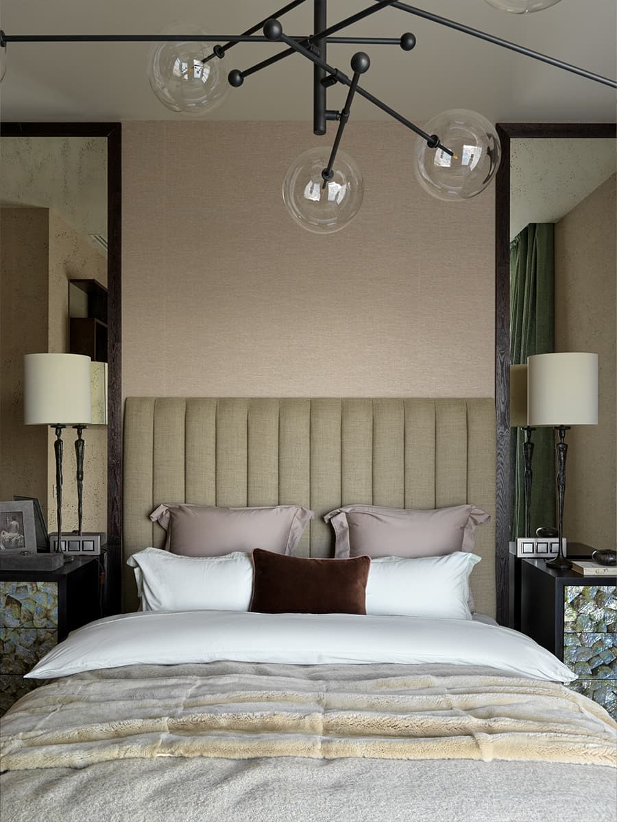 Плавные узоры мрамора и сланца в интерьере семейной квартиры — проект Анастасии Марченковой