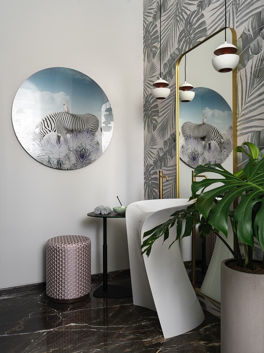 Эмоциональное искусство и обилие мрамора в интерьере респектабельного загородного дома — проект Ирины Марковской