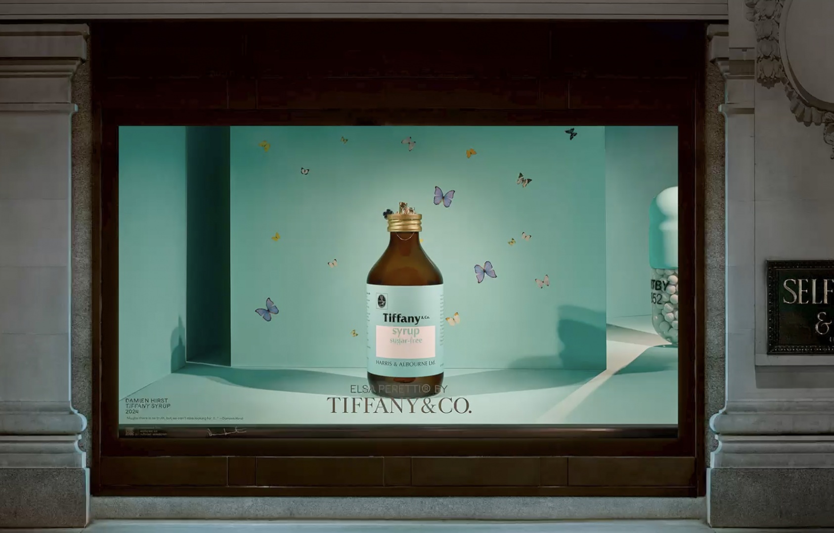 Tiffany & Co. и художники преобразили витрины универмага Selfridges