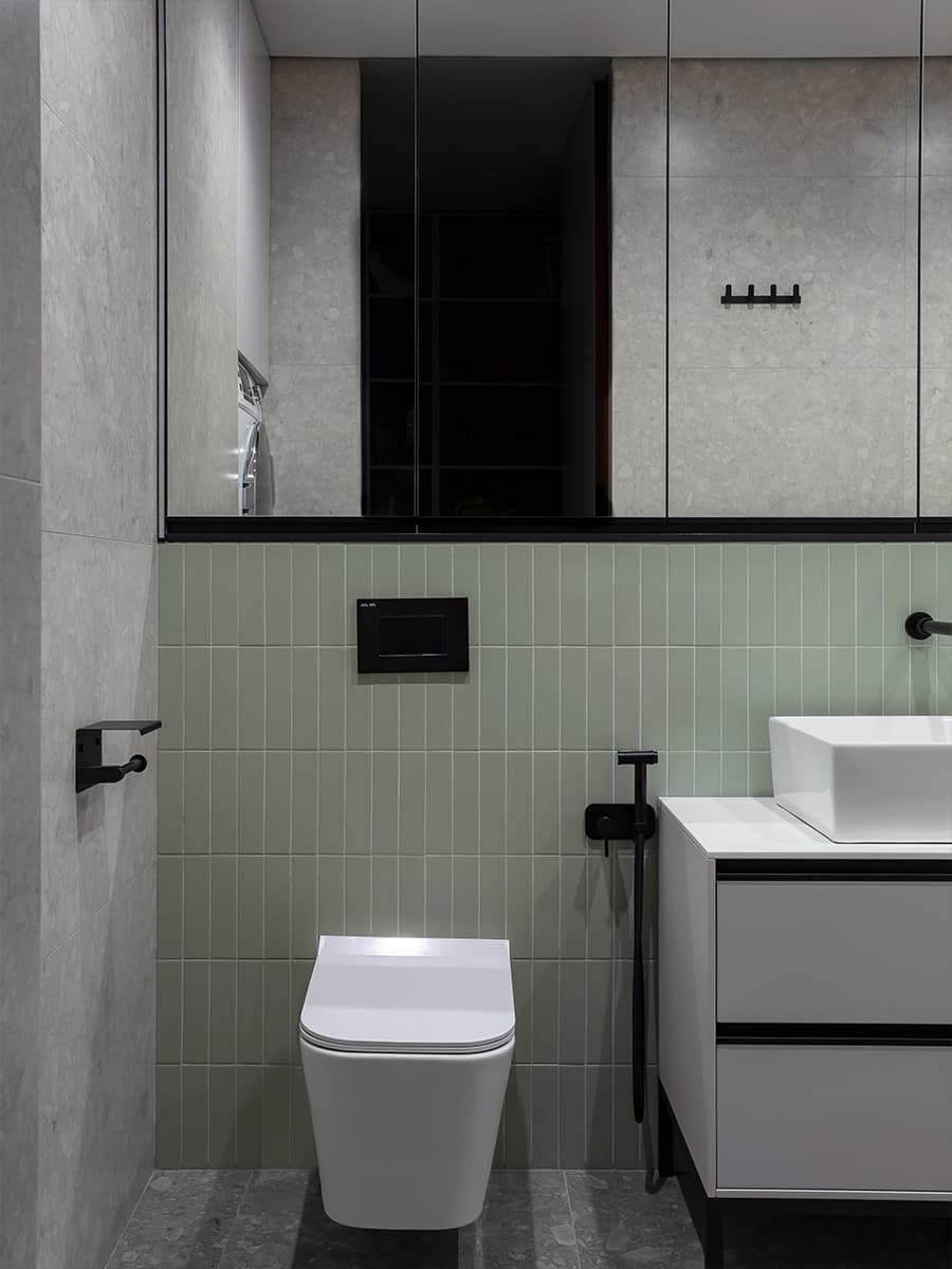 Лиловая кухня и обилие зеленого цвета в интерьере екатеринбургской квартиры — проект Анны Лагутиной