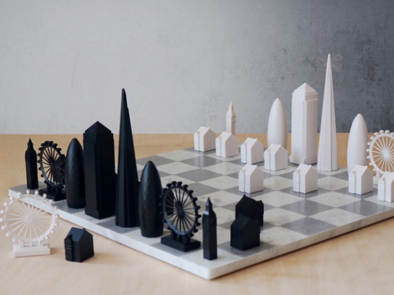 Архитекторы сделали шахматы с фигурами в виде культовых сооружений Лондона