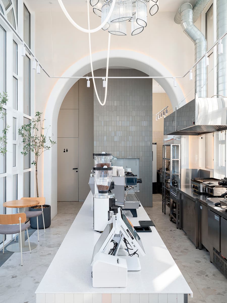 Сила стихий в нарядном интерьере семейного кафе — проект студии РИС