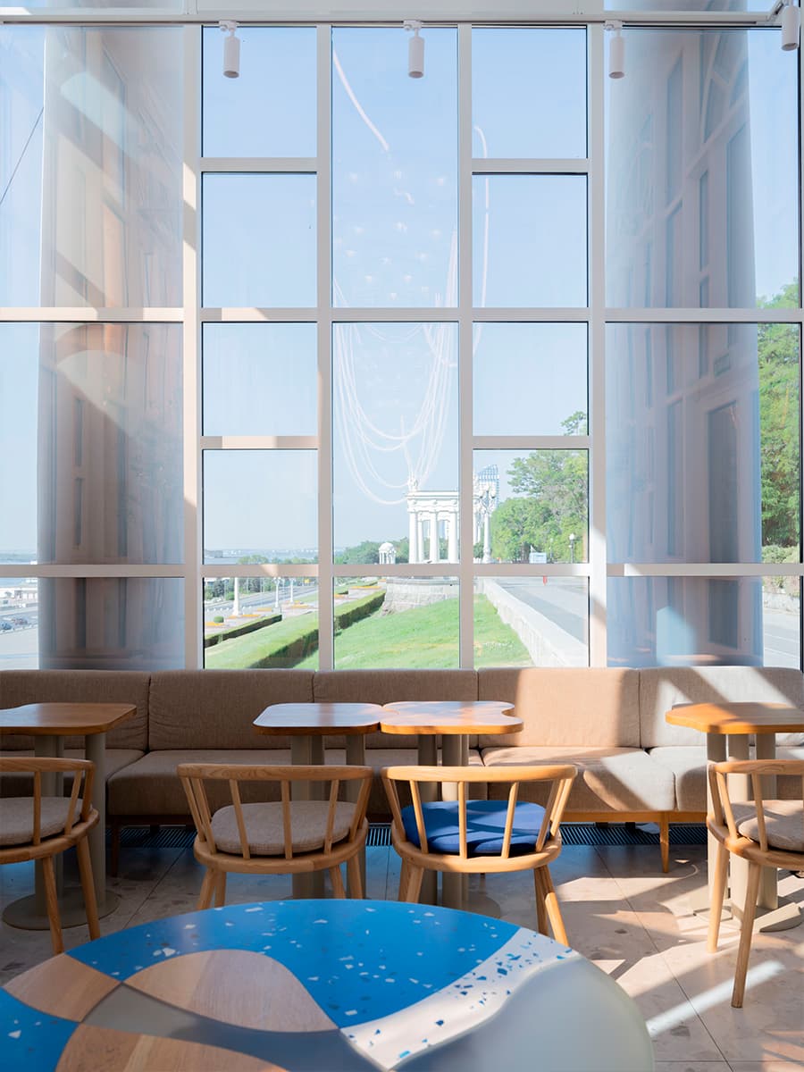 Сила стихий в нарядном интерьере семейного кафе — проект студии РИС