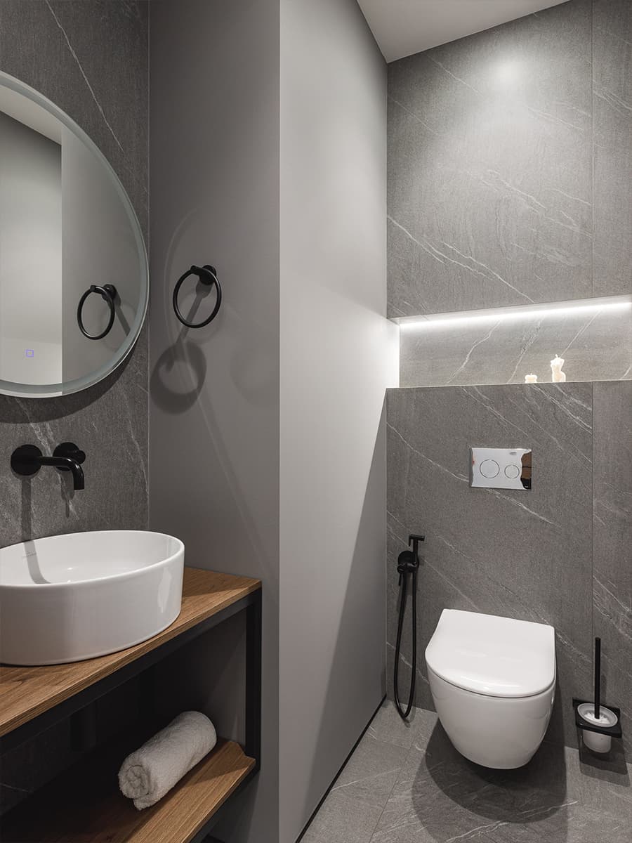 Домашняя библиотека со шкафами из шпона в интерьере казанской квартиры — проект Насибы Бойматовой