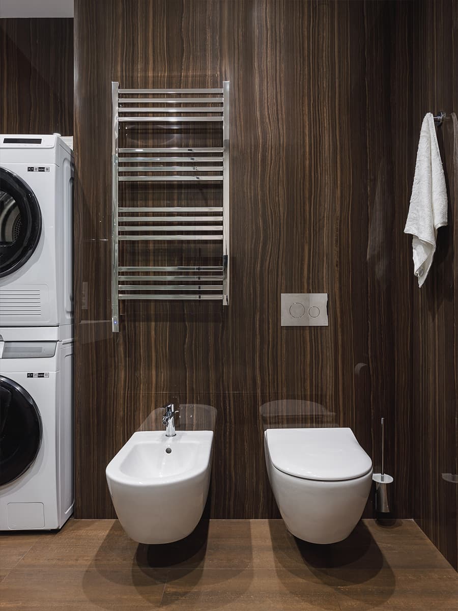 Домашняя библиотека со шкафами из шпона в интерьере казанской квартиры — проект Насибы Бойматовой