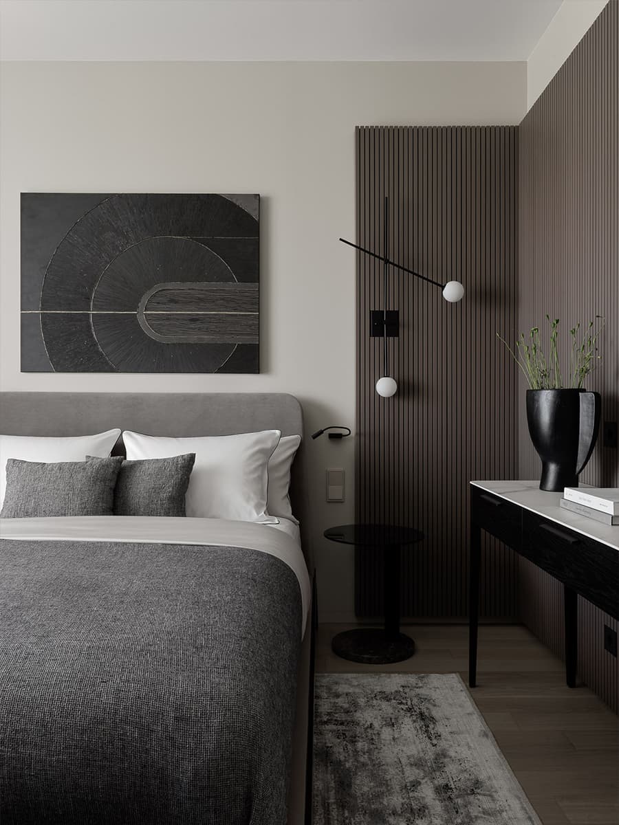 Деревянные рейки в интерьере квартиры с необычной гостиной — проект студии Azbuka Dom