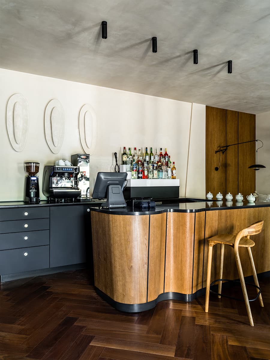 Сдержанный интерьер ресторана с морской тематикой в Ижевске — проект студии интерьера EgoDesign