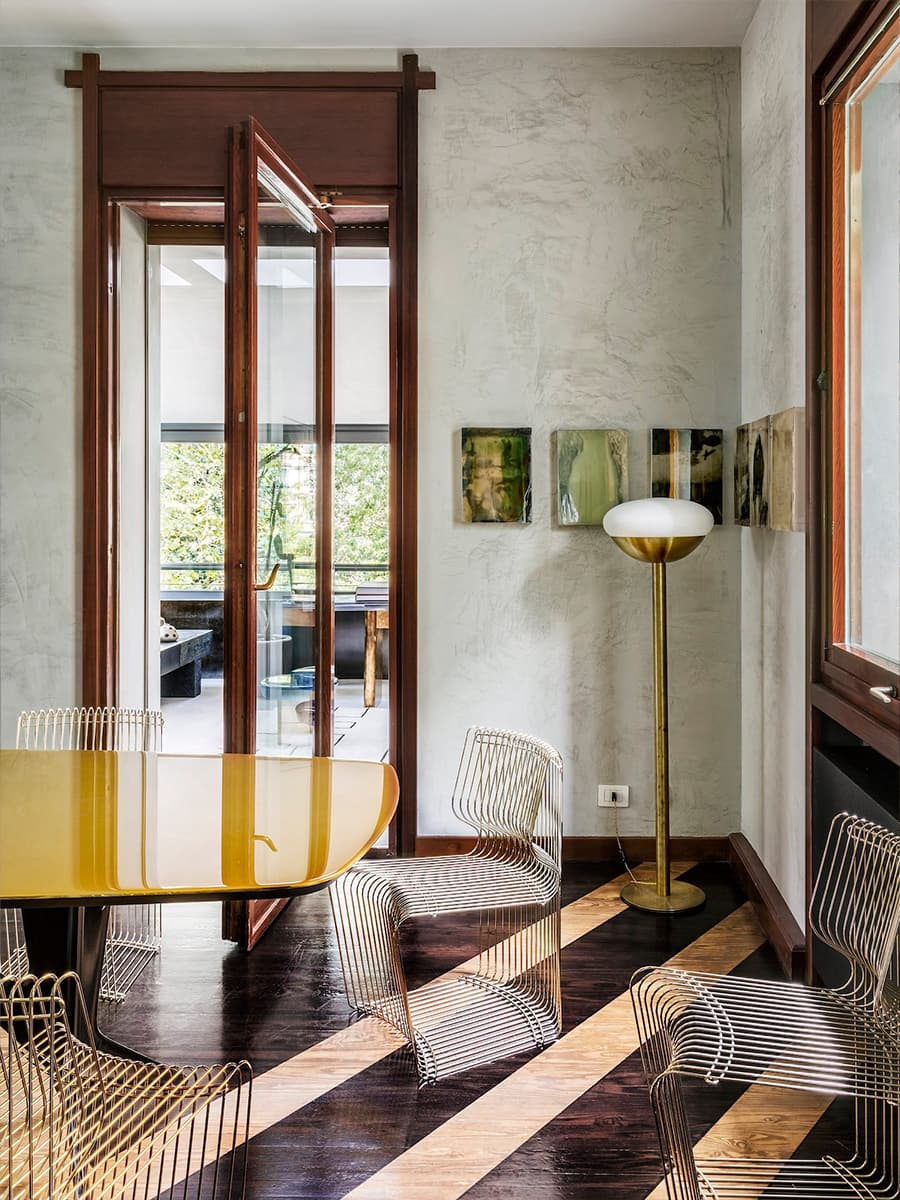 Эпоксидная смола, литое стекло и металл в интерьере дома-мастерской — проект дизайн-студии Draga & Aurel