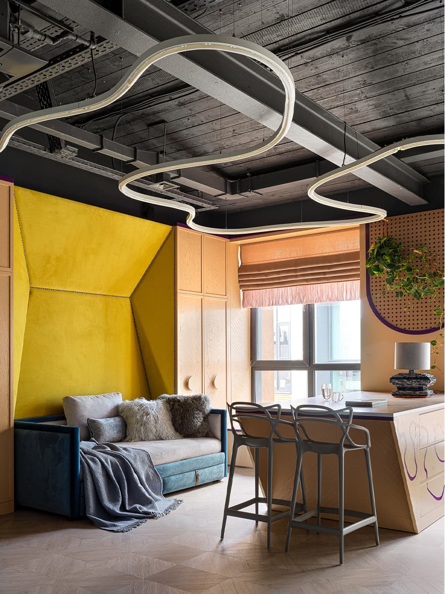 Эклектичный интерьер шоурума мебельной компании — проект студии Quatrobase