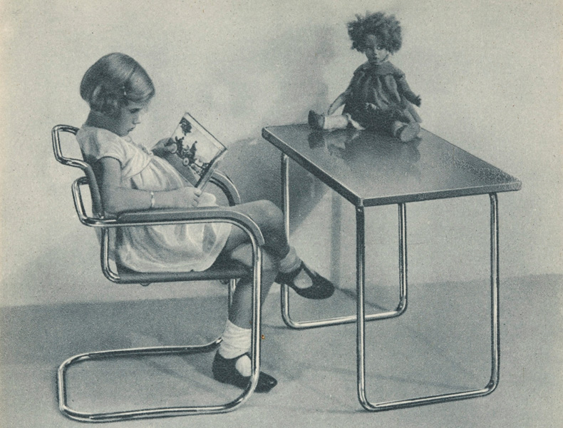 Франция. Модернистская детская мебель из металлических трубок