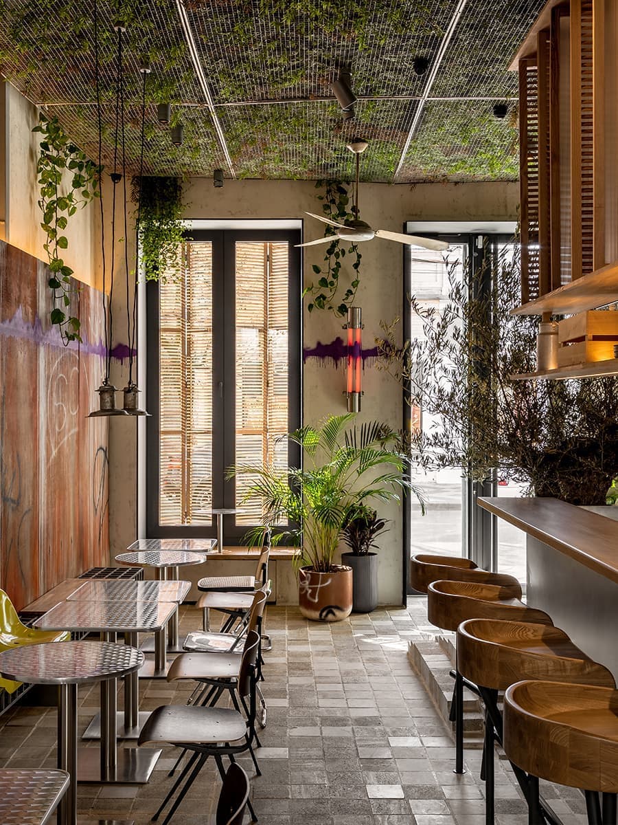 Бунтарский дух израильских улиц в ярком интерьере стрит-фуд ресторана — проект DA bureau