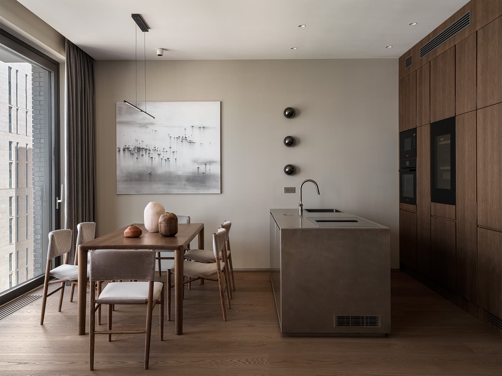 Современное искусство среди природных оттенков в интерьере для молодого человека — проект Ани Саркисян и Анастасии Фоминой