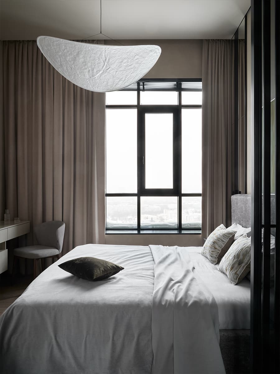 Изумрудные акценты в интерьере квартиры с продуманными детскими спальнями — проект студии BALCON