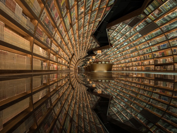 Бесконечный тоннель из книг в Китае