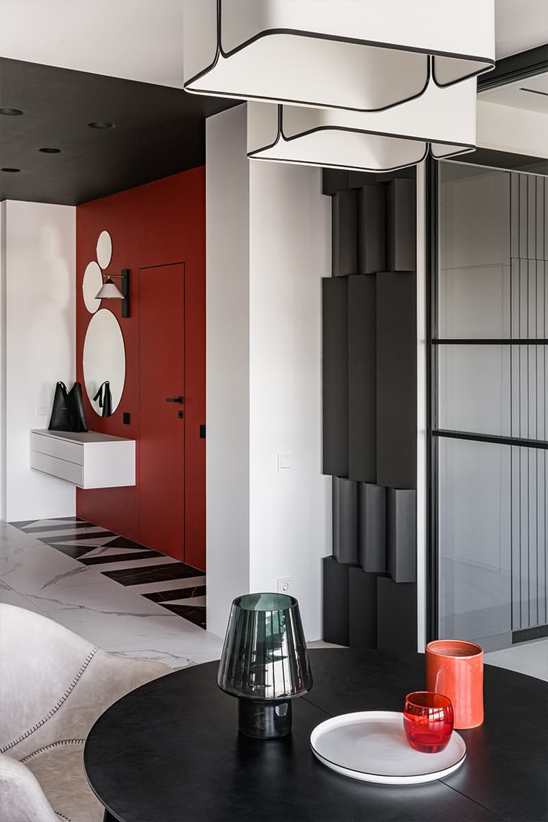 Отсылки к Баухаусу и смелые красные акценты в интерьере екатеринбургской квартиры — проект Анны Самариной