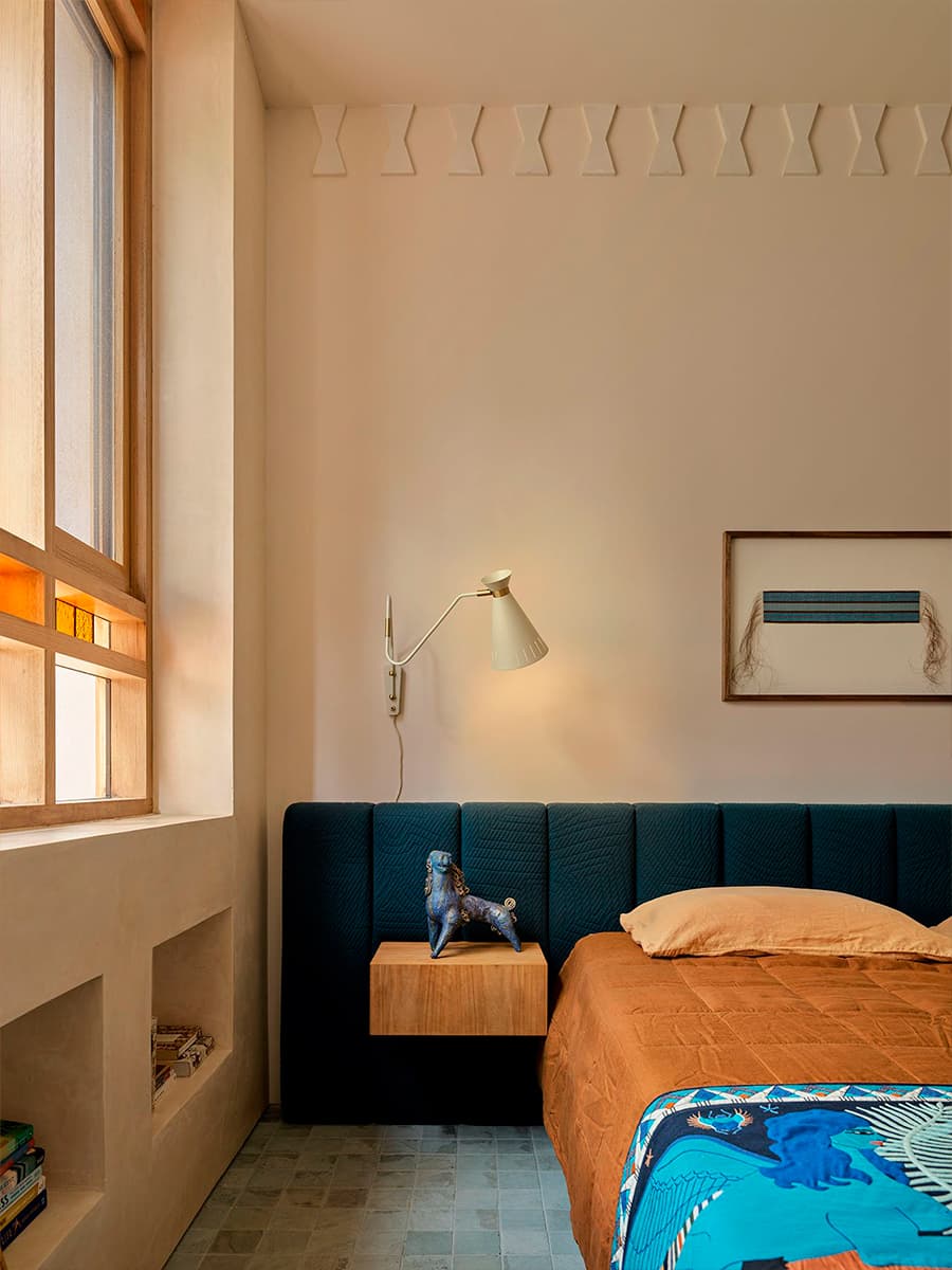 Восточные краски и орнаменты в интерьере дома для семьи с особенностями восприятия цвета — проект YSG Studio