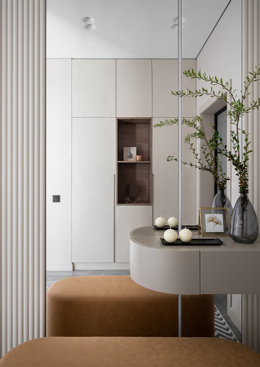 Гостеприимный интерьер квартиры с оригинальным несущим пилоном — проект Анны Лисимовой