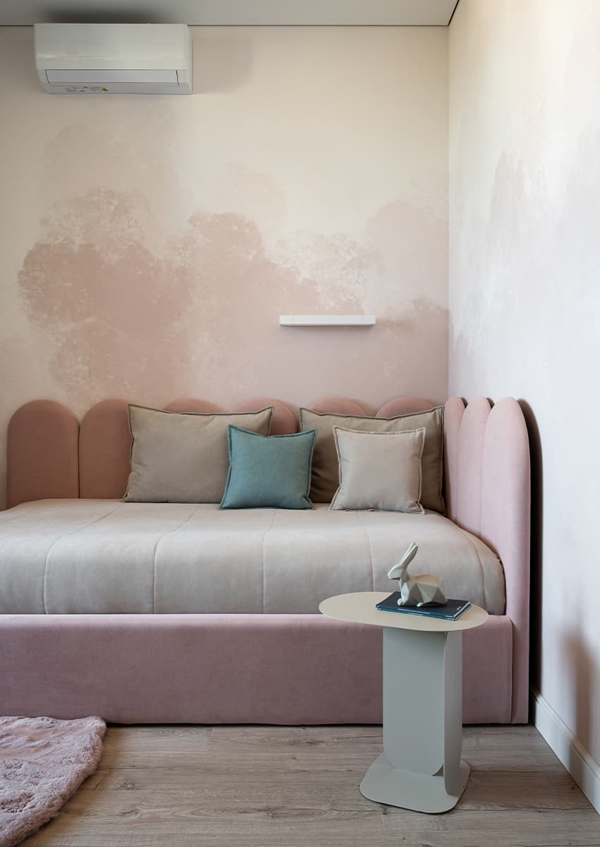 Гостеприимный интерьер квартиры с оригинальным несущим пилоном — проект Анны Лисимовой