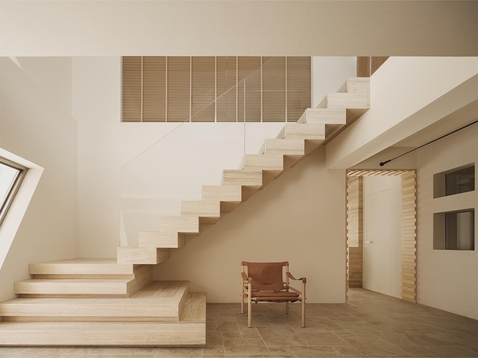 Игра светотени в интерьере трехэтажного магазина ювелирных украшений — проект студии Aurora Design