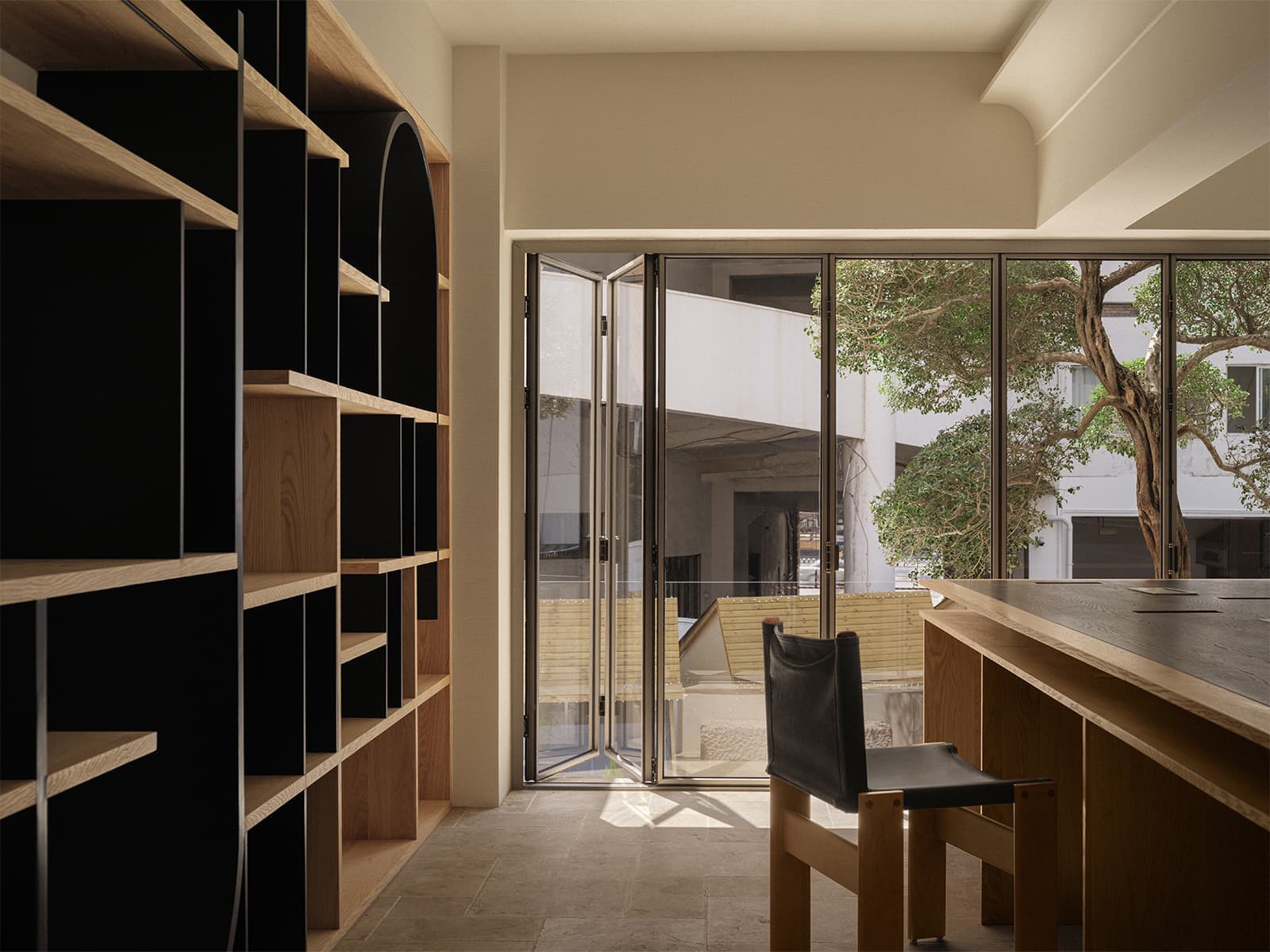 Игра светотени в интерьере трехэтажного магазина ювелирных украшений — проект студии Aurora Design