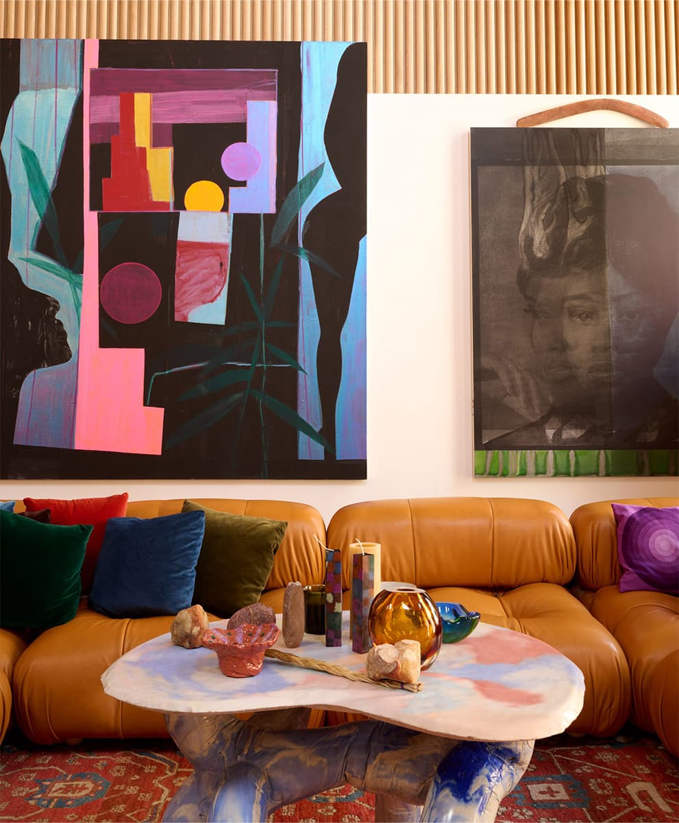 Двусветная гостиная и сдвоенные окна в интерьере бывшего дома священника из Нью-Йорка — проект студии GRT Architects