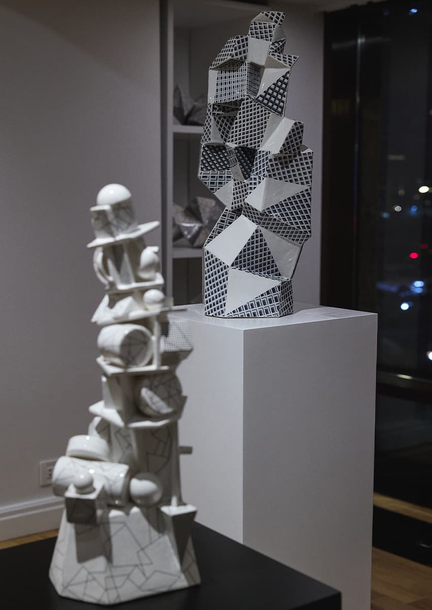 Выставка «Белый шум» Людмилы Крутиковой в галерее Fifth Avenue