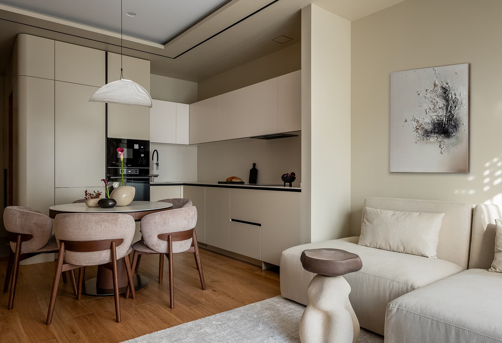 Баланс эстетики и практичности в интерьере квартиры для большой семьи — проект Марии Ничипоренко