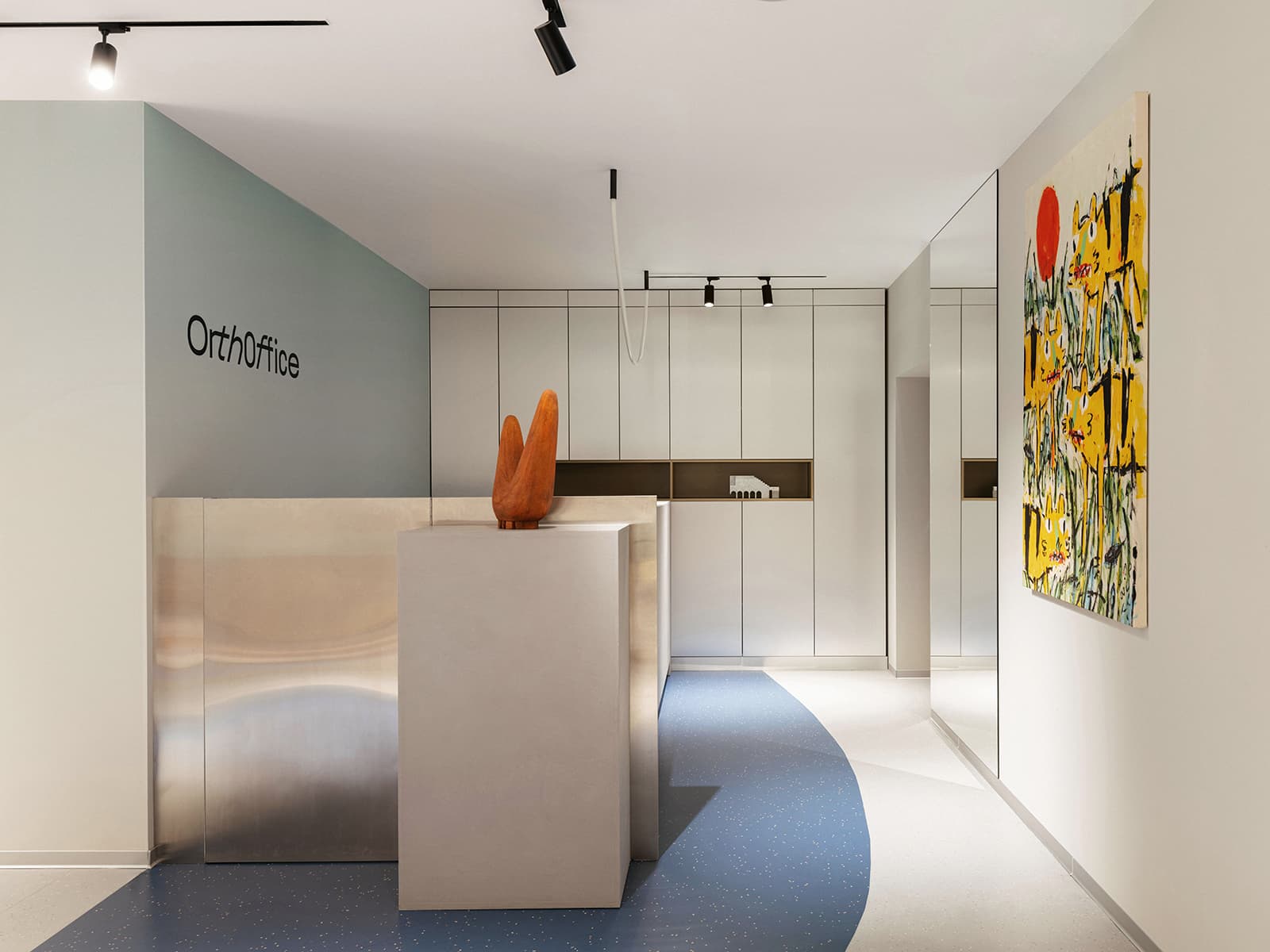 Небанальный интерьер стоматологии с продуманными зонами для сотрудников — проект студии Alina Sulina Design