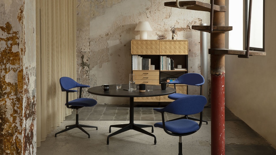 Эрван Буруллек создал технологичный рабочий стул для Vitra