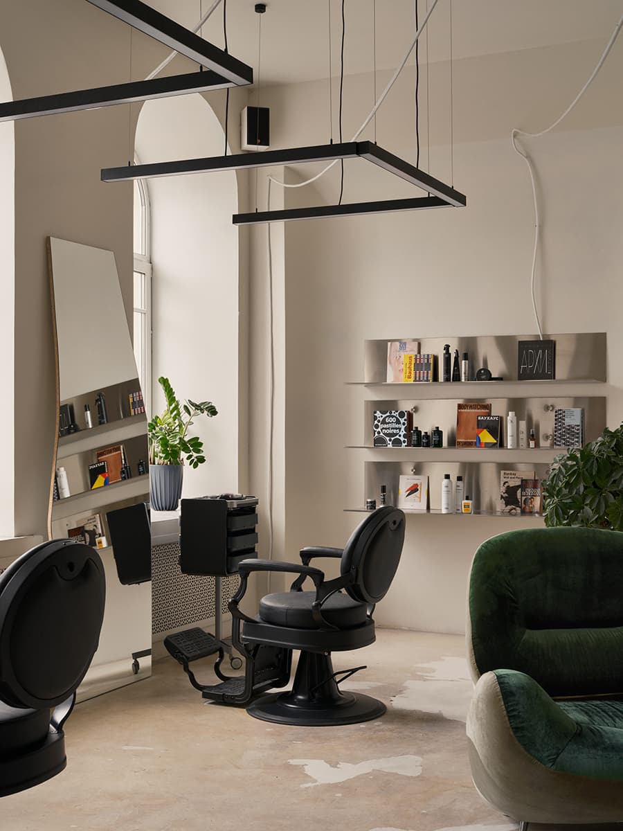 Берлинский андеграунд и нотки советской культуры в интерьере салона красоты — проект бюро Явь