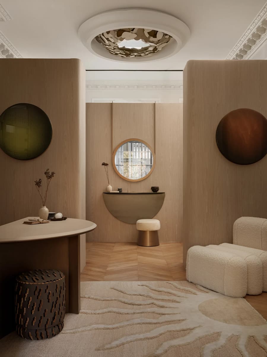 Сконцентрированная французская элегантность в интерьере парижской квартиры — проект Ольги Эшби