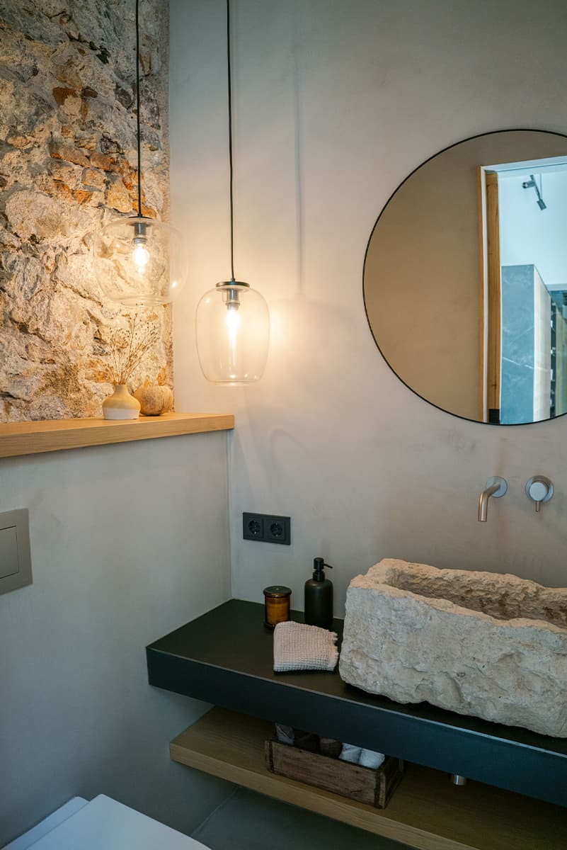 Баланс традиций и инноваций в оформлении испанской виллы с собственным садом — проект бюро Coblonal Interiorisme