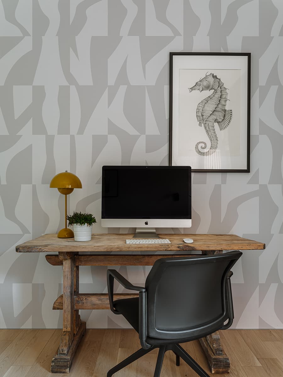 Авторские картины и двухъярусная кровать с портьерами в интерьере семейной квартиры — проект Ксении Коноваловой