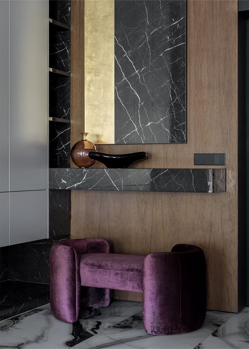 Цветные порталы, керамогранит и уютная лоджия в интерьере семейной квартиры в Воронеже — проект Екатерины Мищенко