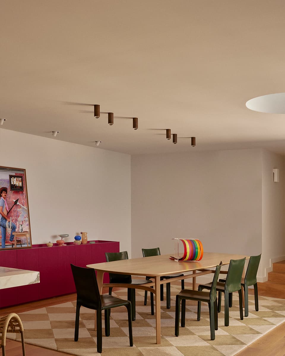 Яркая цветовая палитра и японская мозаика в обновленном интерьере дома в Австралии — проект Studio Doherty