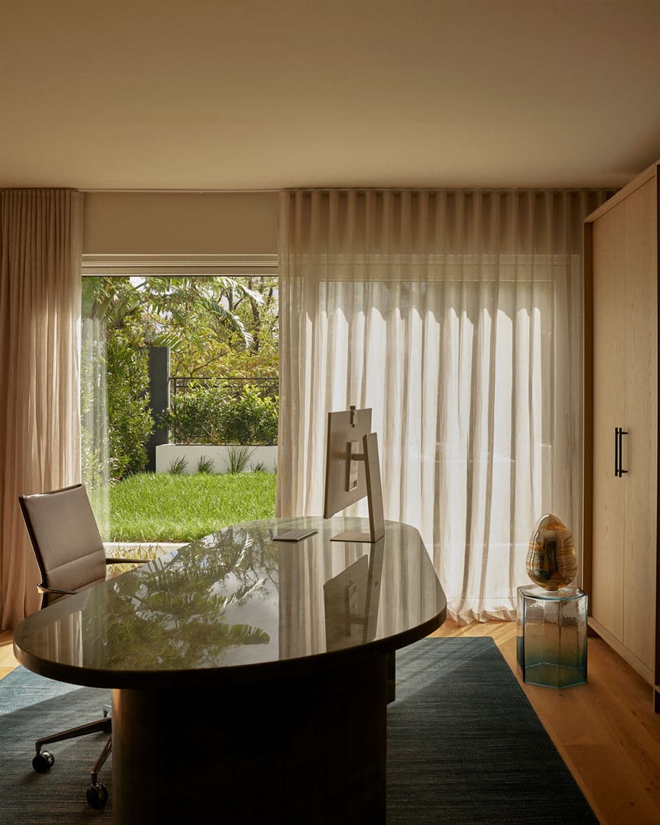 Яркая цветовая палитра и японская мозаика в обновленном интерьере дома в Австралии — проект Studio Doherty