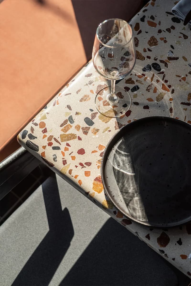 Отсылки к советской эстетике в ярком интерьере кафе — проект студии архитектуры и дизайна OBJCT