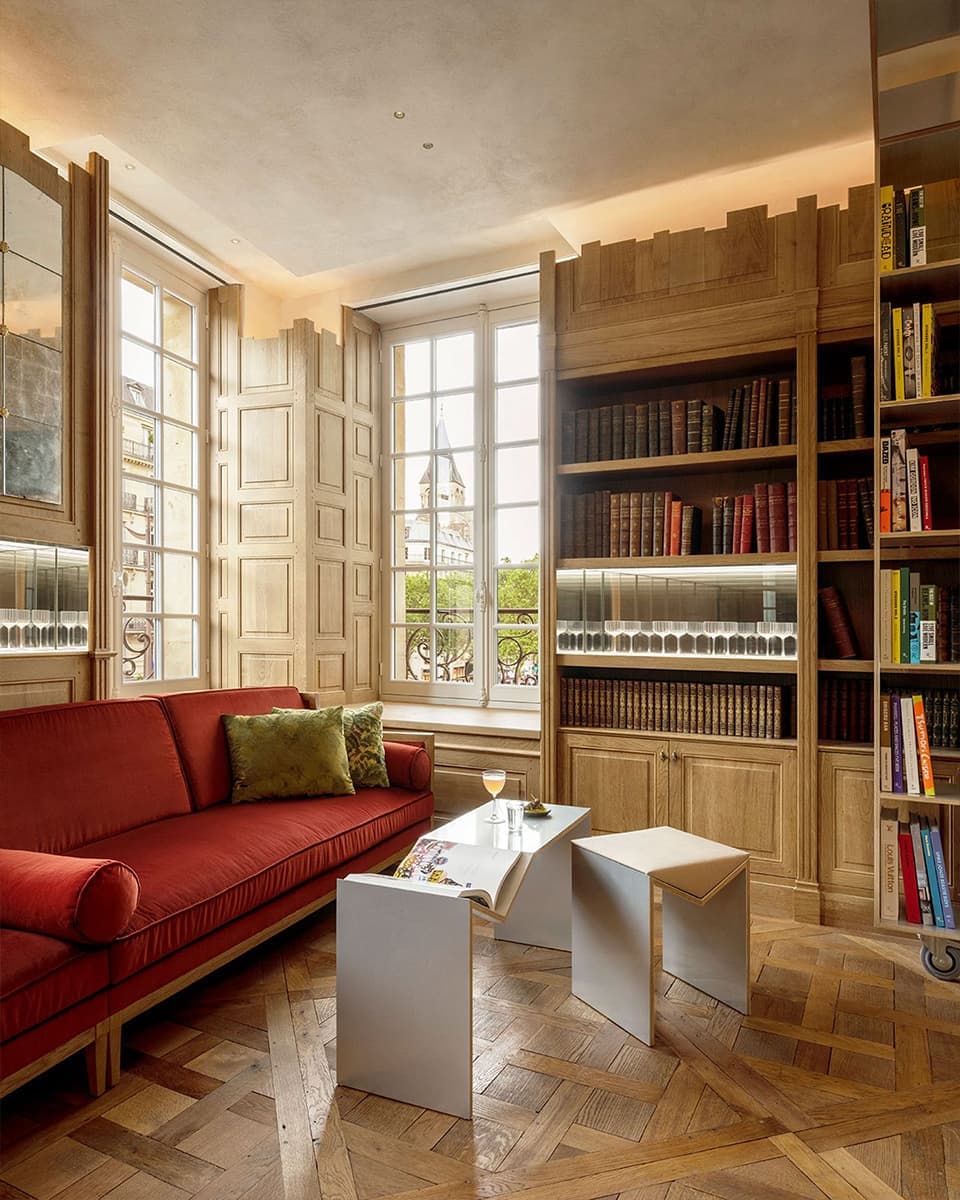 Все оттенки парижского шика в интерьере четырехэтажного коктейльного бара — проект Рами Фишлера