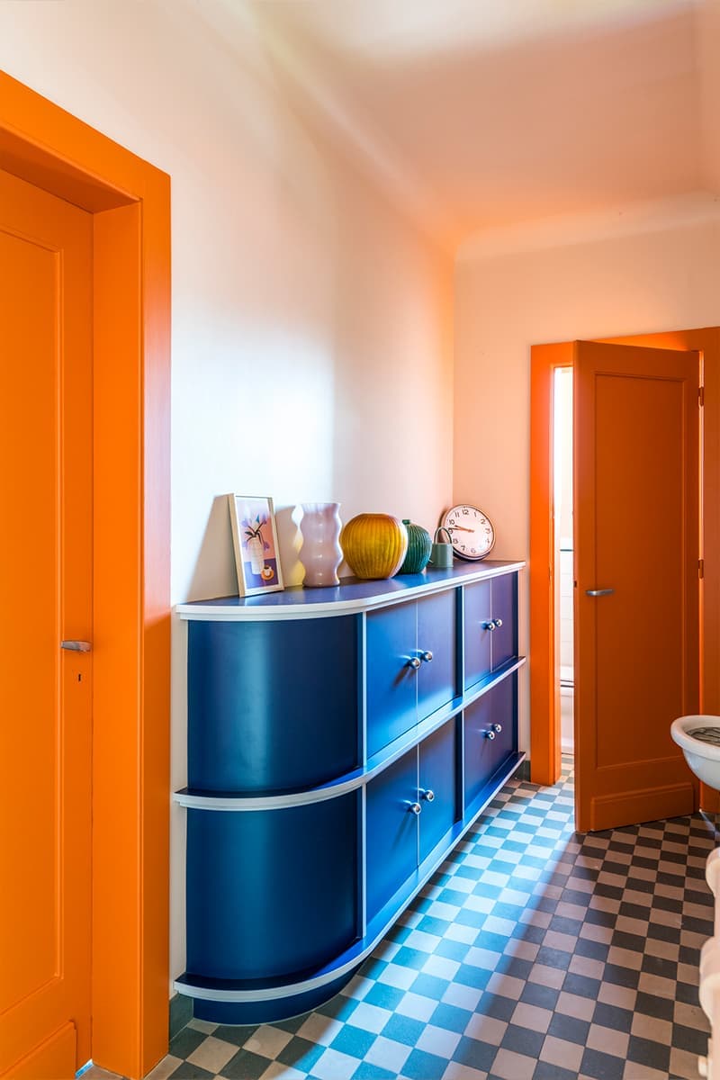 Отделка в стиле ар-деко, театральность и красочность в интерьере загородной виллы — проект бюро Dries Otten и Акселя Вертоммена