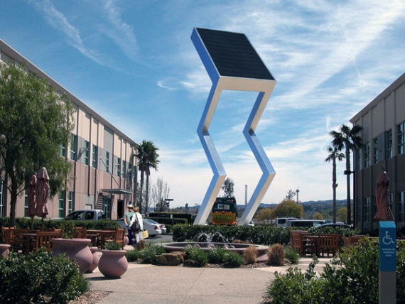 Солнечные скульптуры в Калифорнии