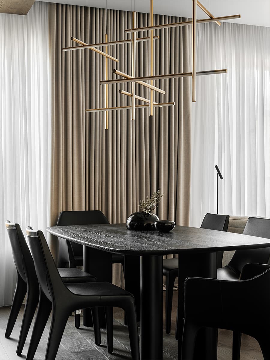 Цветные порталы, керамогранит и уютная лоджия в интерьере семейной квартиры в Воронеже — проект Екатерины Мищенко