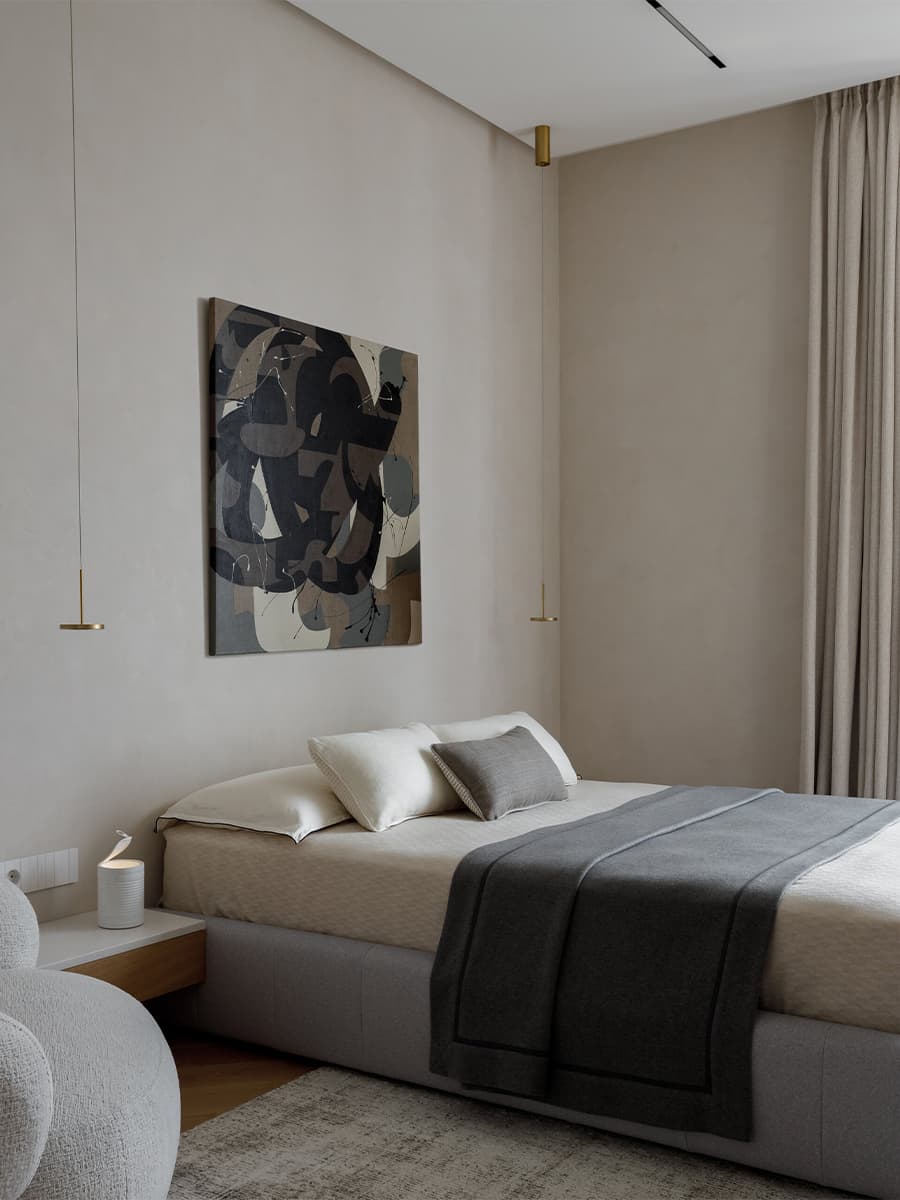 Сочетание элегантности и золотистых акцентов в квартире для семьи предпринимателя — проект бюро STARIKOVA.ARCHITECTS