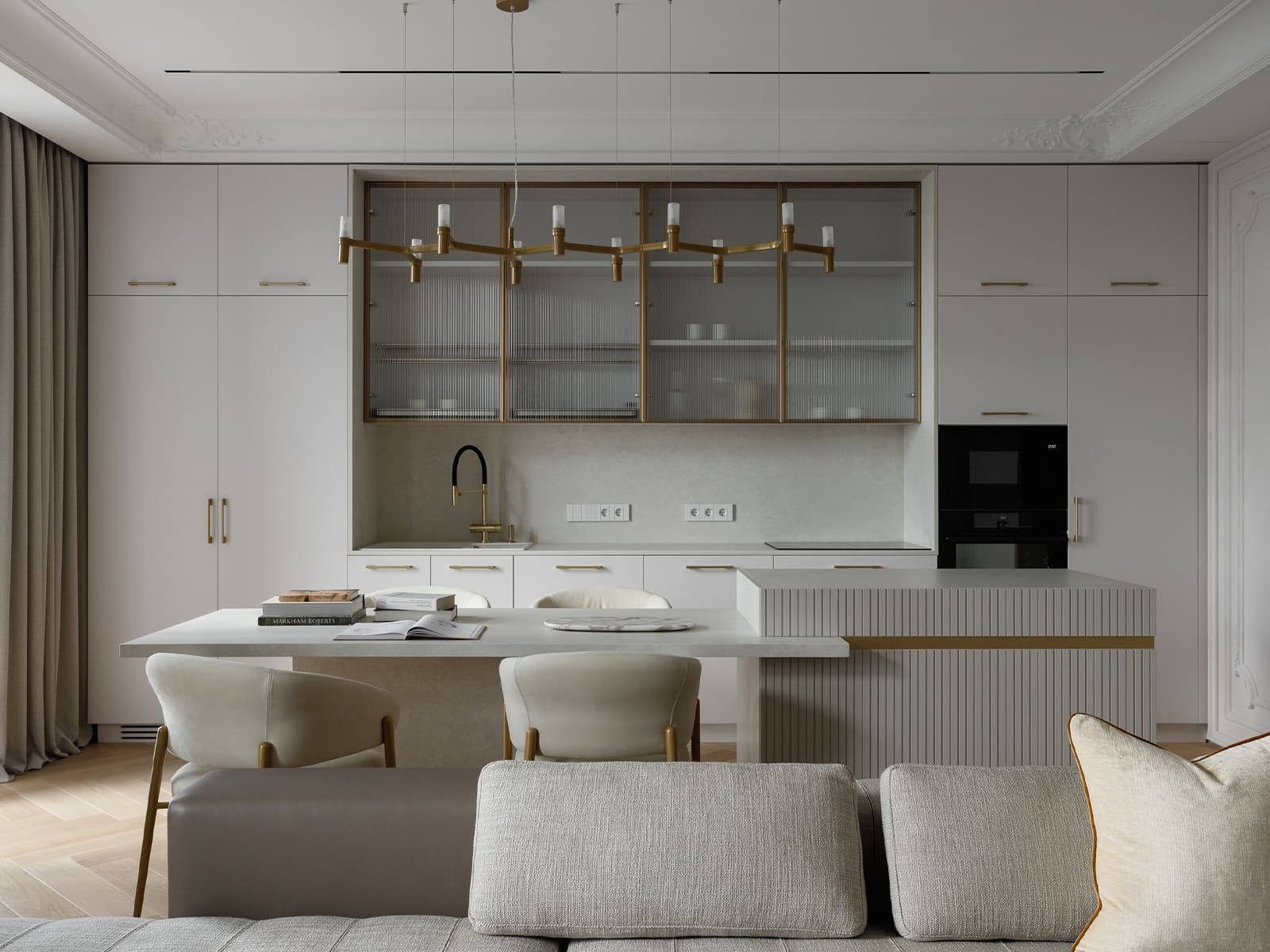 Сочетание элегантности и золотистых акцентов в квартире для семьи предпринимателя — проект бюро STARIKOVA.ARCHITECTS