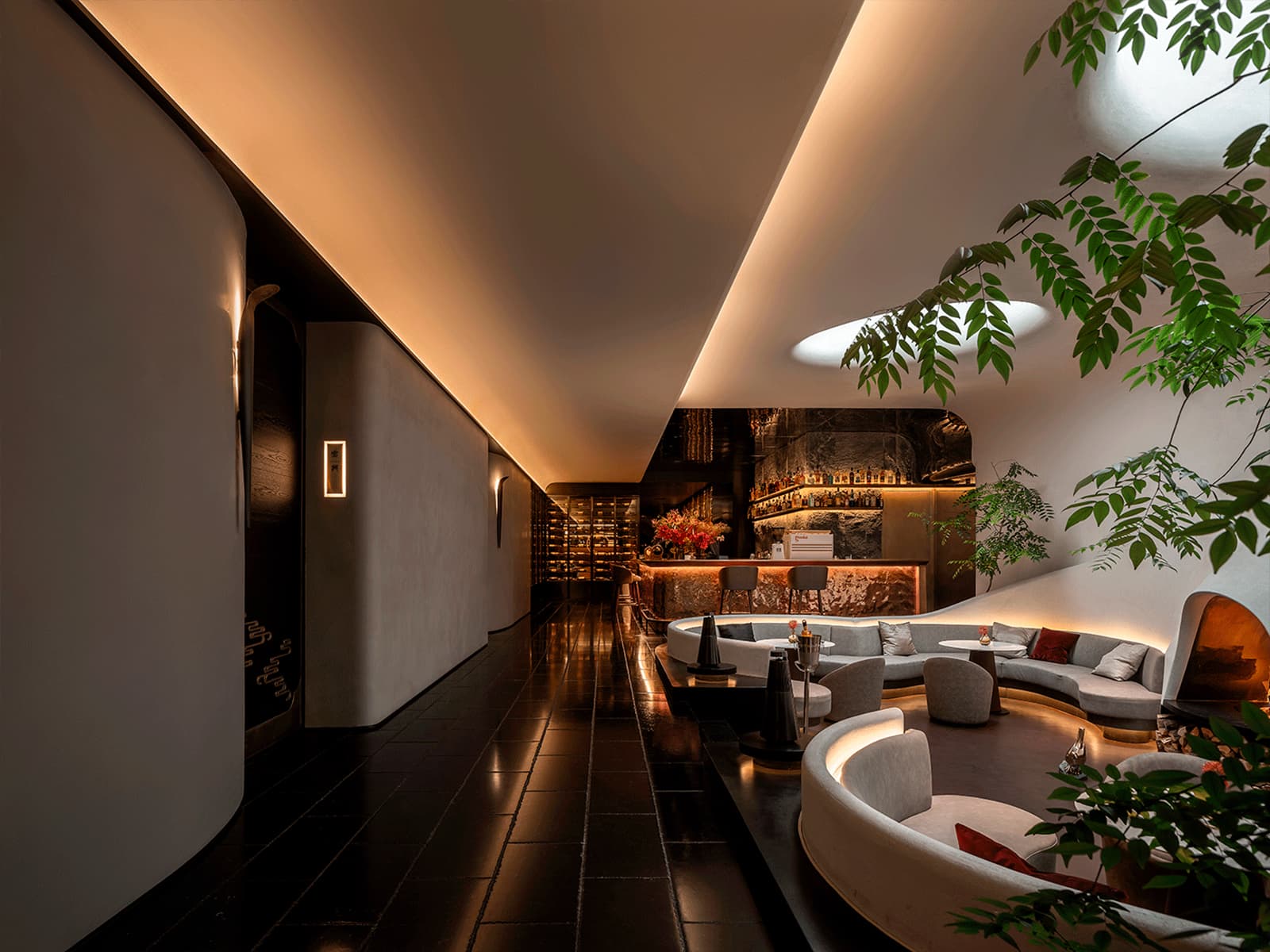 Стойка из отожженной меди, цельный камень и сад в интерьере пекинского ресторана — проект бюро Tanzo Space Design