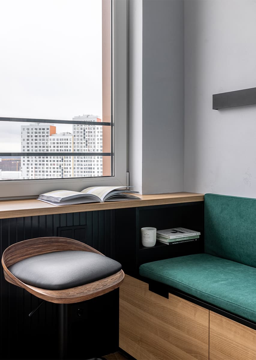 Баланс эстетики и эргономики в насыщенном интерьере квартиры для студента — проект дизайн-студии 2408 BURO