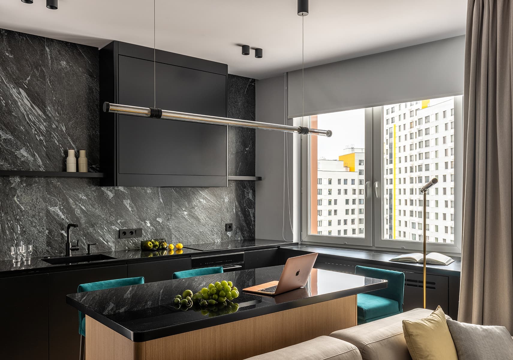 Баланс эстетики и эргономики в насыщенном интерьере квартиры для студента — проект дизайн-студии 2408 BURO